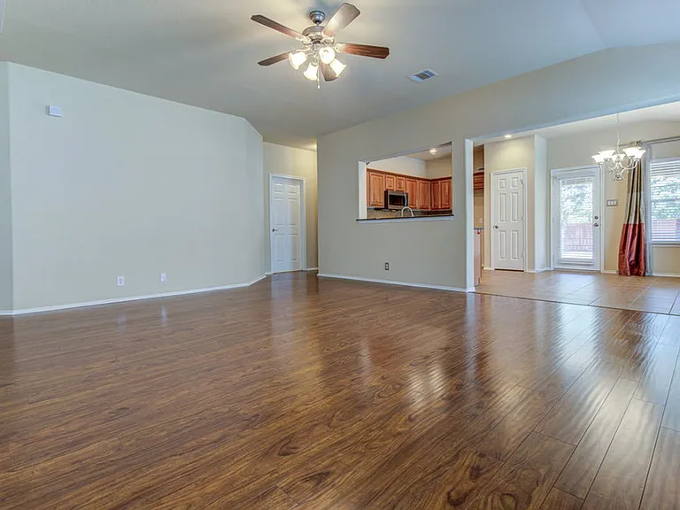 307 Riverine Way — Photo 5