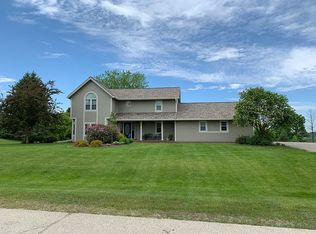 1975 Kettle Side Ct, Richfield, WI 53076