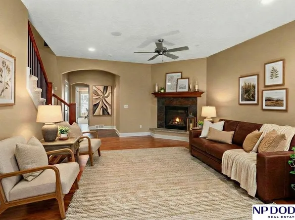 5138 Dodge St, Omaha, NE 68132