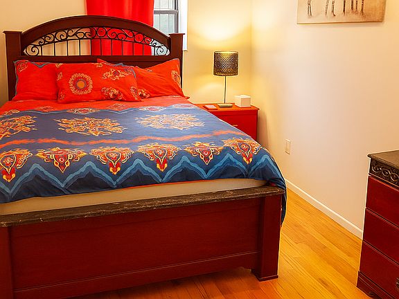 3rd image of 107A Hart St #1B
