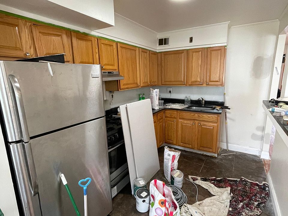 1st image of 149 Mayfair Dr N #2