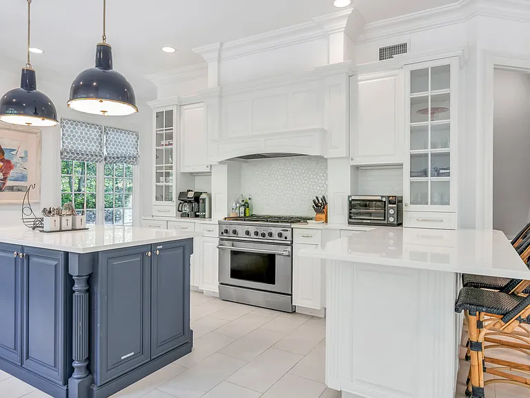 52 Edge Of Woods Rd — Photo 14