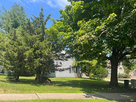 3rd image of 21 Ryan Ln