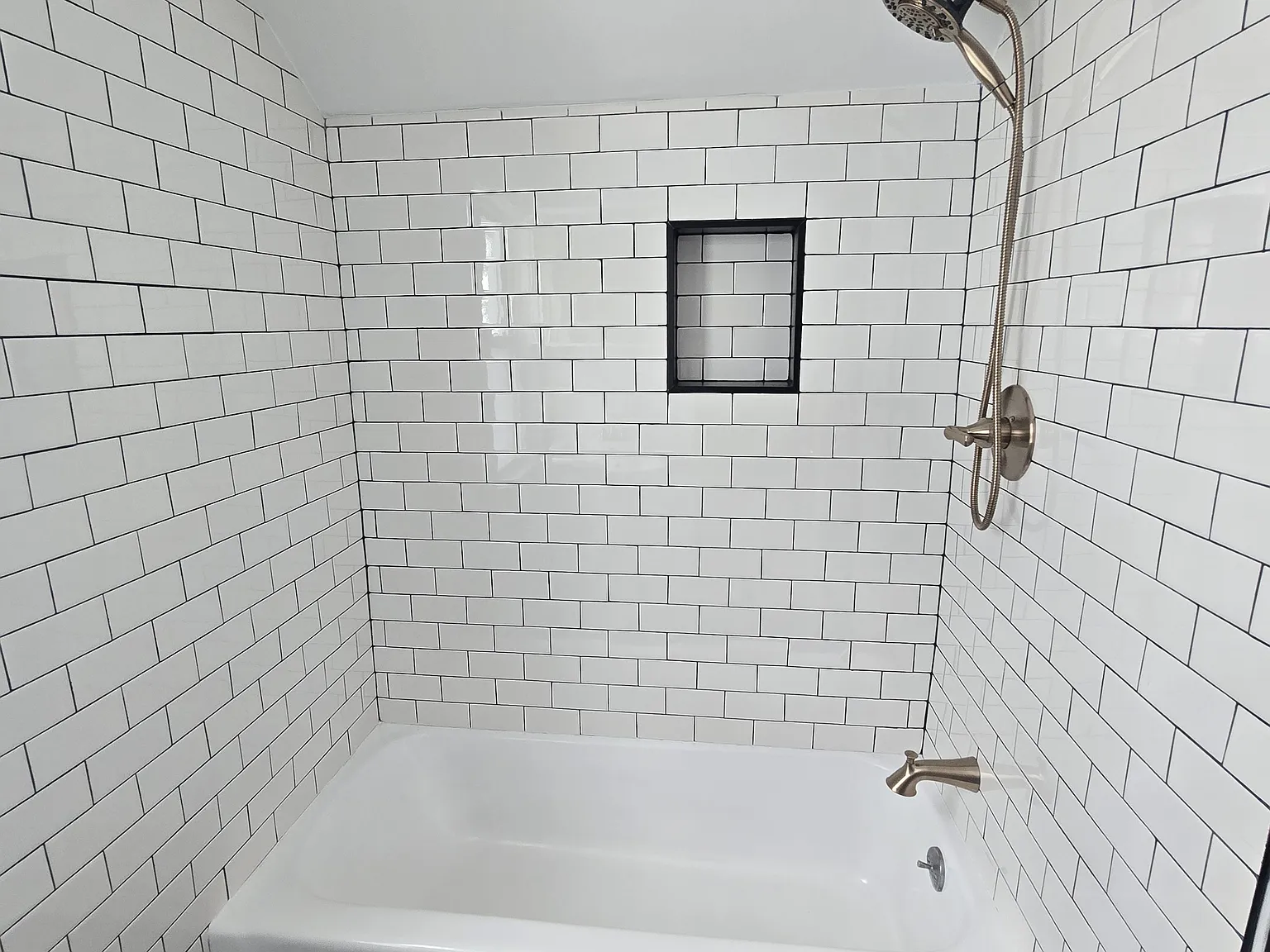 2 bed, 1000 sqft, $1,500 — Photo 1