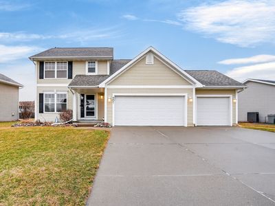 901 SE Woodbine Dr, Grimes, IA, 50111