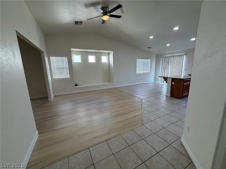513 Lava Beds Way — Photo 24