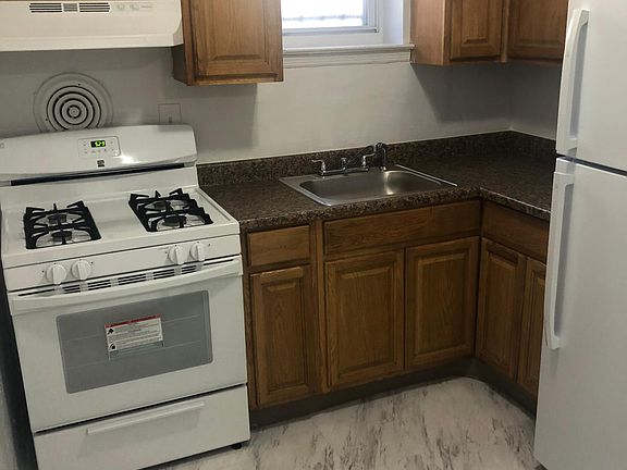 3rd image of 41 Linden Ave APT A2