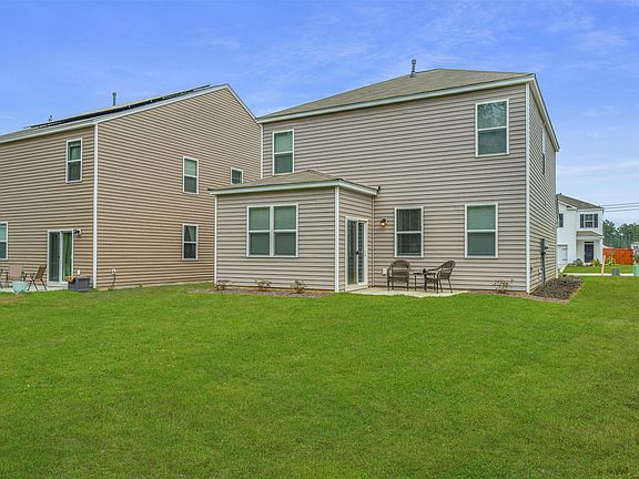 5th image of 115 Blossom Wood Ln