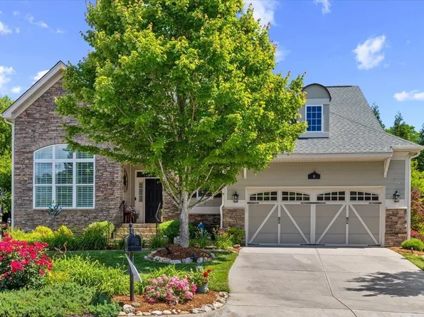 6 Beaufort Ct, Durham, NC 27713