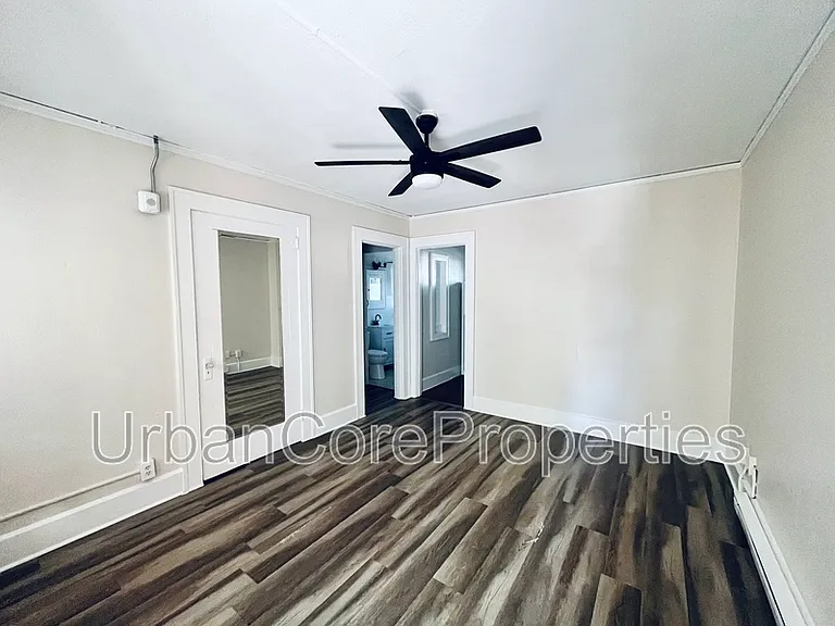 610 5th Ave N #5 — Photo 2