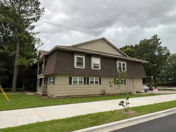 White Oak, 1641 N Oakland Ave APT 4, Fayetteville, AR 72703