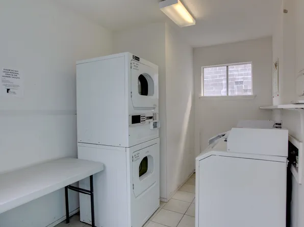 816 W North Loop Blvd APT 106, Austin, TX 78756