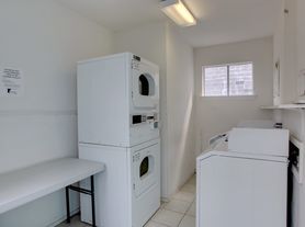 816 W North Loop Blvd, Austin, TX