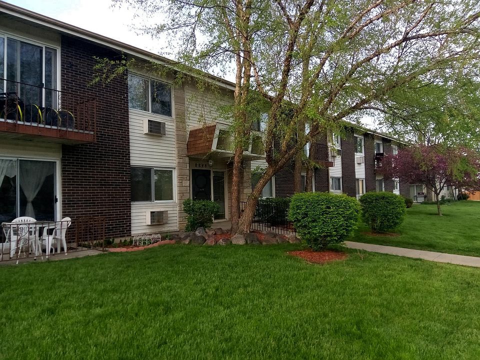 Front of the Condo Building. Inside Pictures to be provided