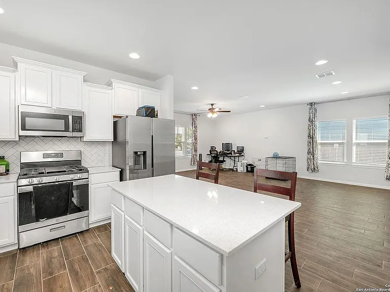 1121 Esplanade Pkwy — Photo 11
