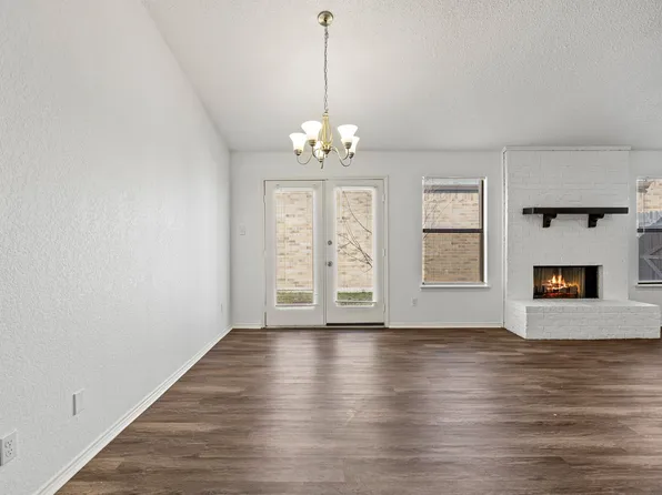 2713 Harvest Lake Dr, Irving, TX 75060