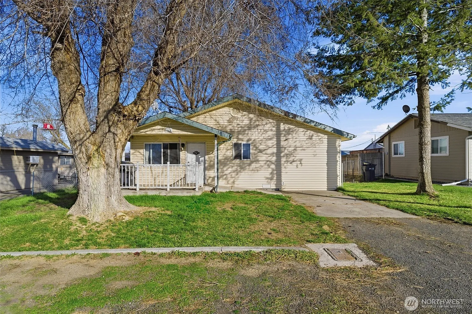 762 S 2nd Avenue photo 1
