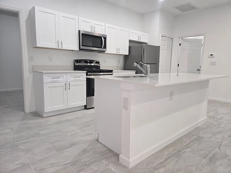 444 Genoa Ave S — Photo 16
