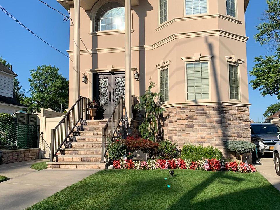 1st image of 10 Hardy Pl