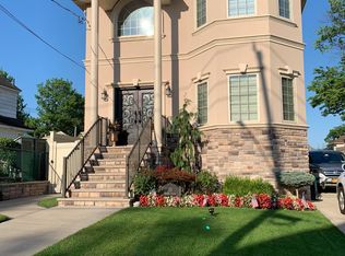 10 Hardy Pl, Staten Island, NY 10308