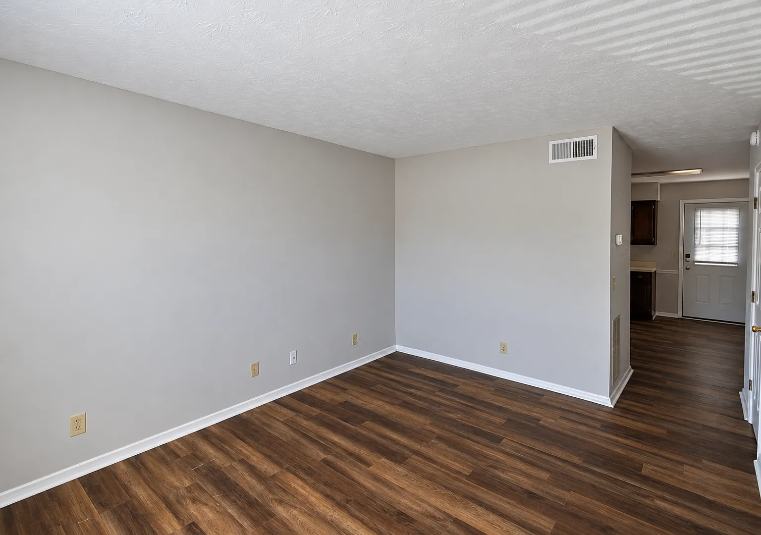 1000 Brown Ave — Photo 4