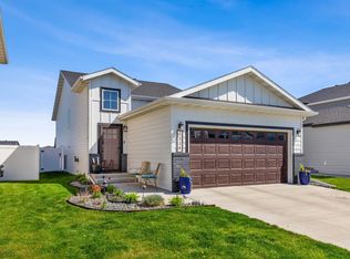 1114 Albert Ct W, West Fargo, ND