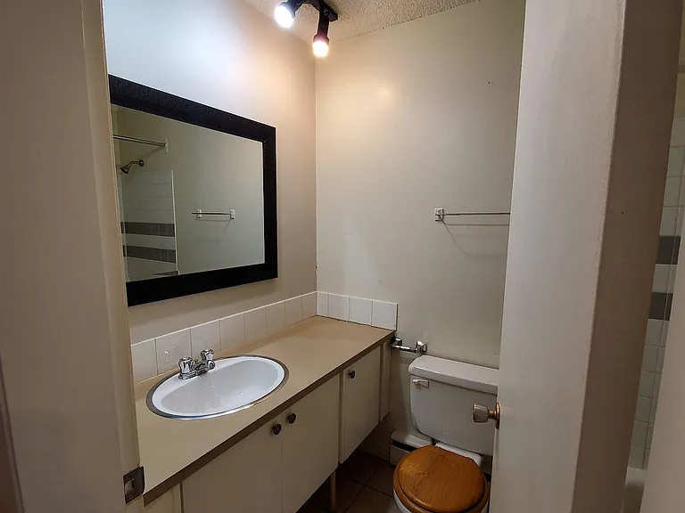 1724 10a St SW #206 — Photo 7