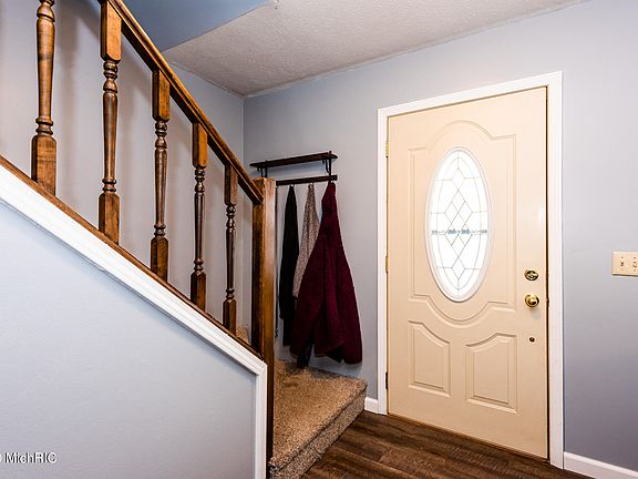 2nd image of 405 Woodland Dr