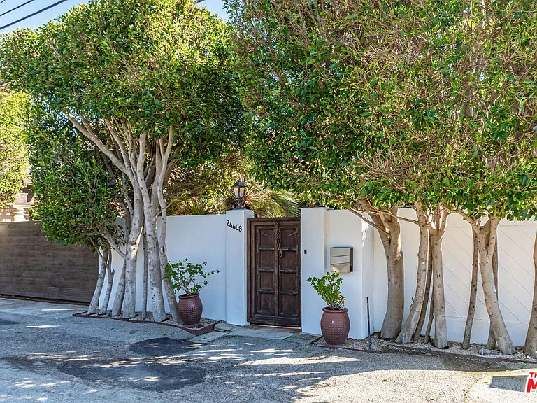 24408 Malibu Rd — Photo 9