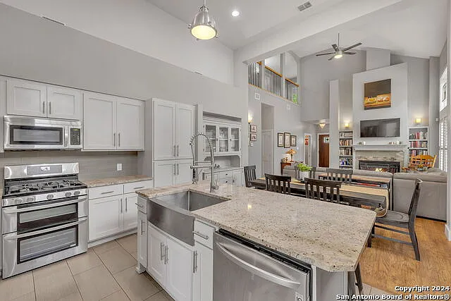 728 E Guenther St — Photo 18