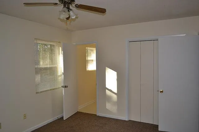 1010 Pineland Ave — Photo 9