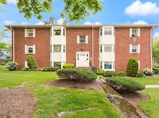 82 Neponset St APT E, Canton, MA 02021