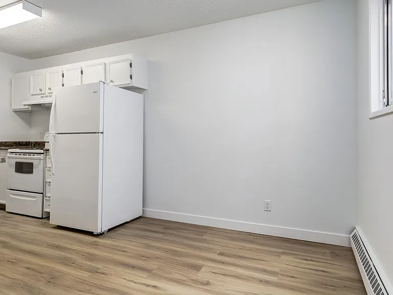 4 Hooper Cres NW — Photo 10