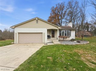 8516 Hitchcock Rd, Youngstown, OH 44512