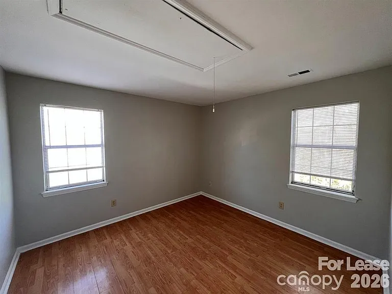 9608 Kayce Ln — Photo 15