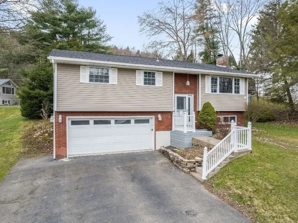 1476 Miner Cir, Endicott, NY 13760