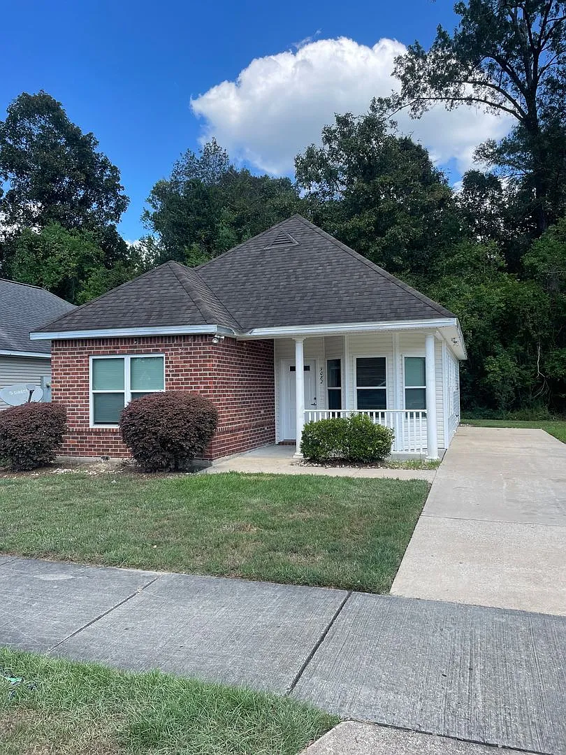 House for Rent — Photo 1