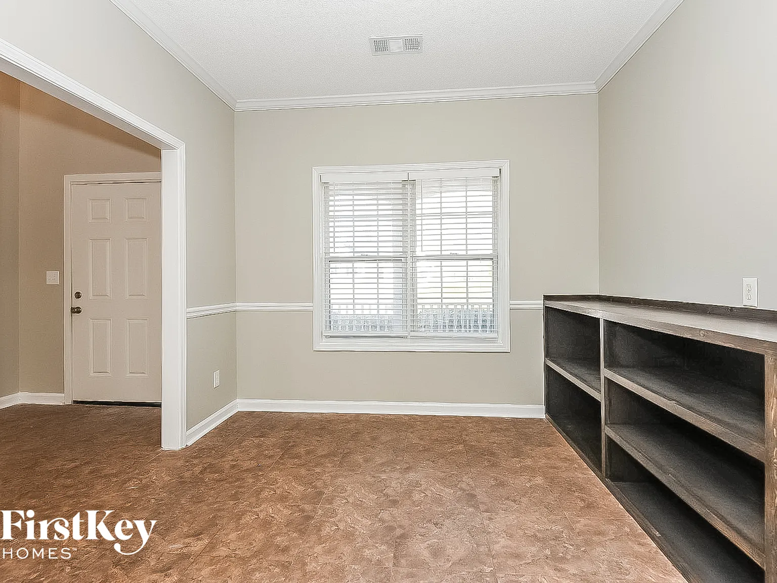 4 bed, 3.0 bath, 2376 sqft, $2,850 — Photo 4