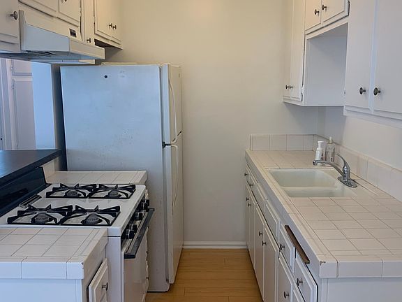 2nd image of 1327 11th St #4