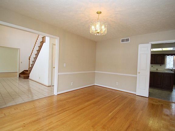 5th image of 43 Chippenham Dr