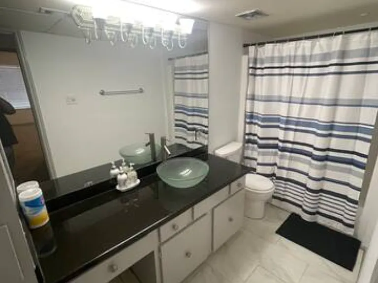 361 N Post Oak Ln #341 — Photo 2
