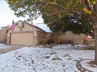 1625 E James St, Derby, KS 67037