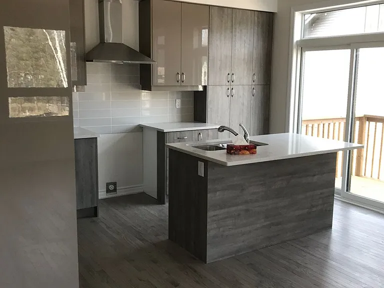 39 Eberhardt Dr — Photo 2