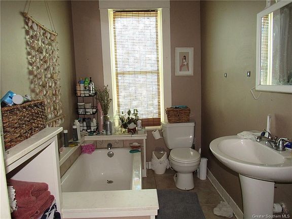 5th image of 1733 Hodges St