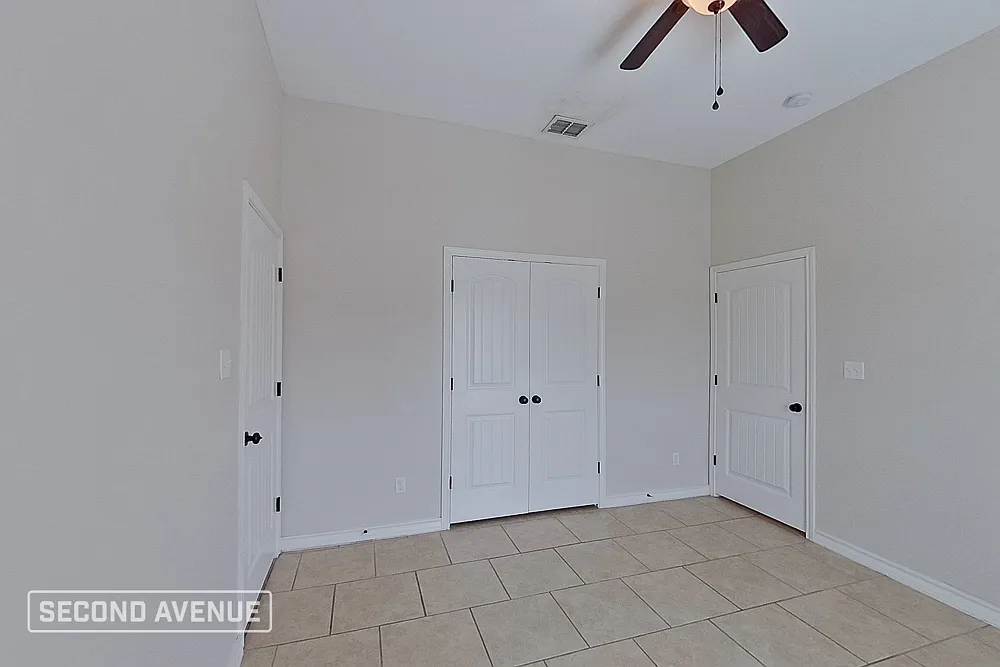 4 bed, 2.0 bath, 2056 sqft, $2,195 — Photo 4