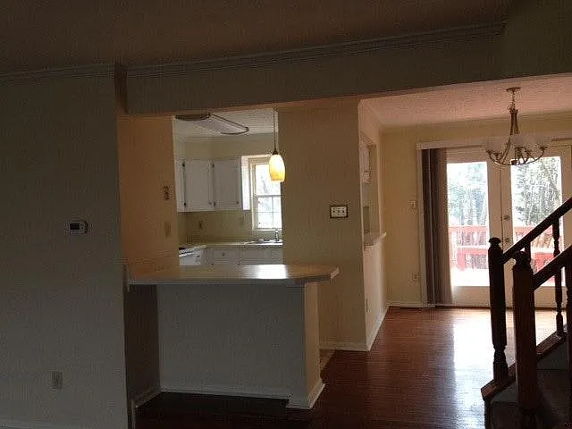 3 bed, 1600 sqft, $3,100 — Photo 3