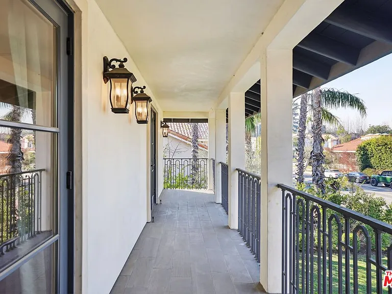 2676 Casiano Rd — Photo 24