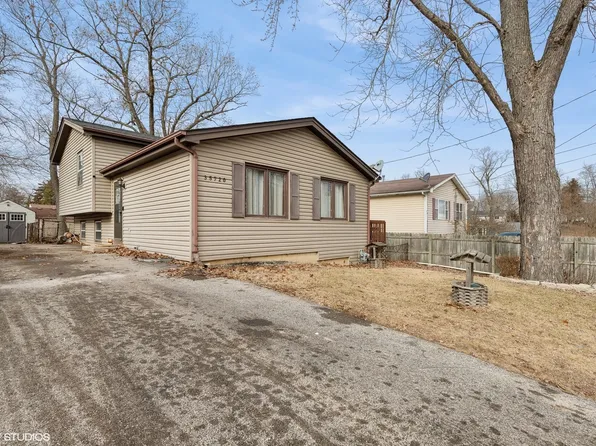 35720 N Laurel Ave, Ingleside, IL 60041
