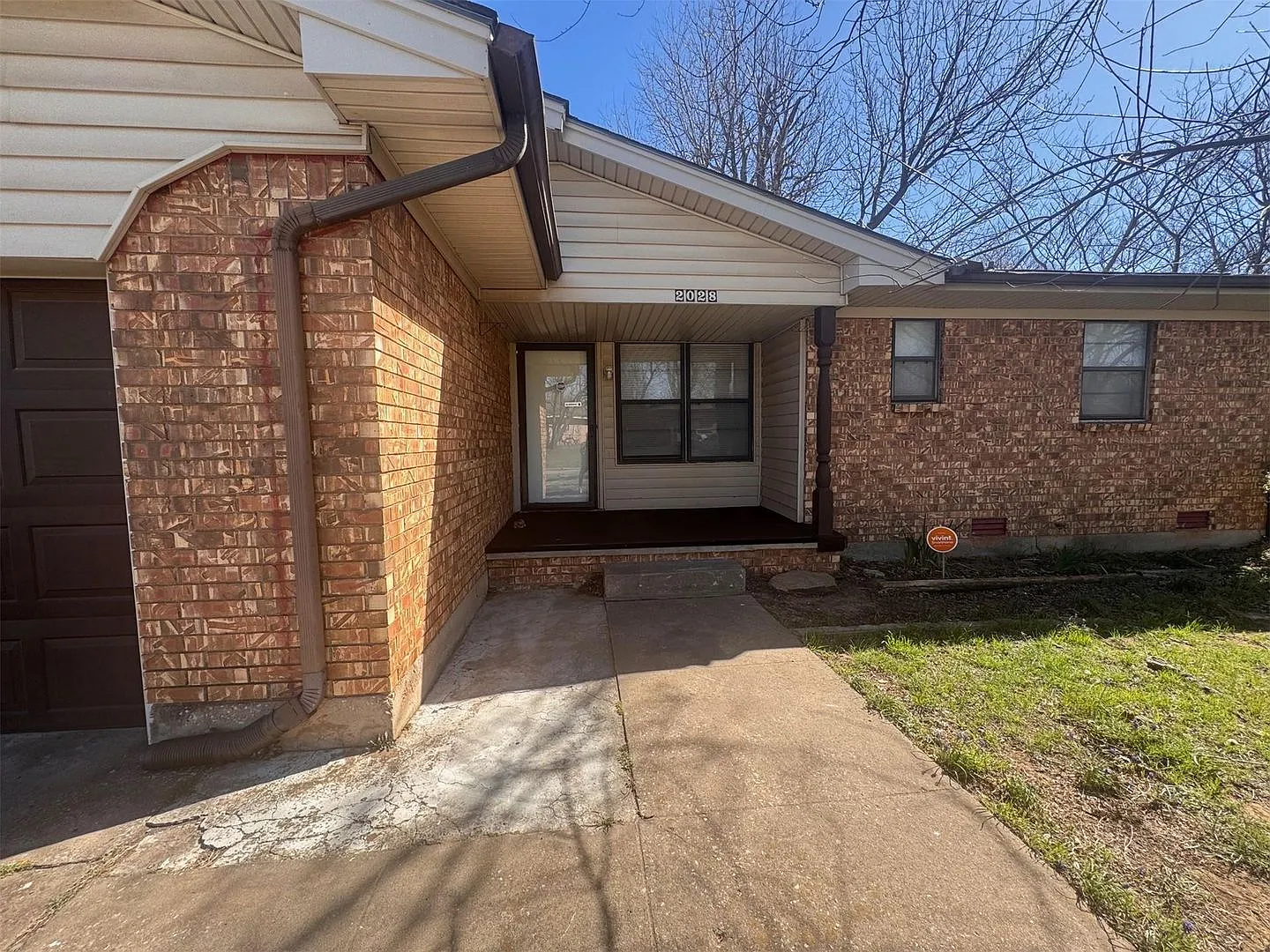 3 bed, 2 bath,1 car garage — Photo 2