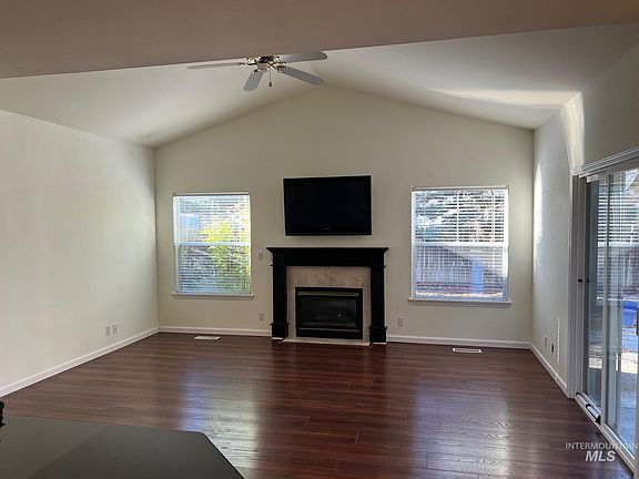2nd image of 1133 N Torrey Pines Ave